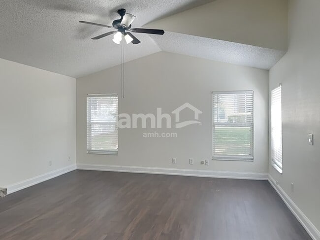Building Photo - 882 Grand Hughey Ct