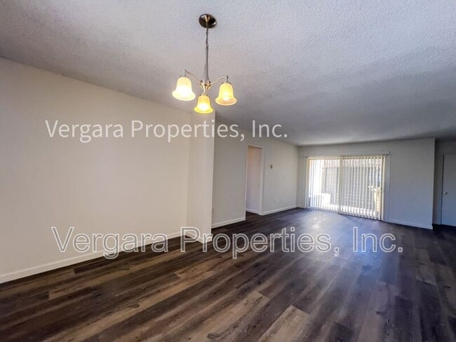 Photo - 2513 Ruhland Ave Apartment