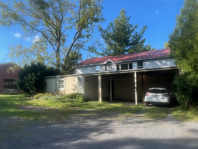 Building Photo - 130 Spring Creek Ln