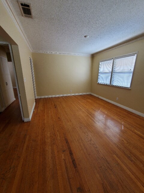Living room 18'x11.5' - 2506 W Chandler Blvd