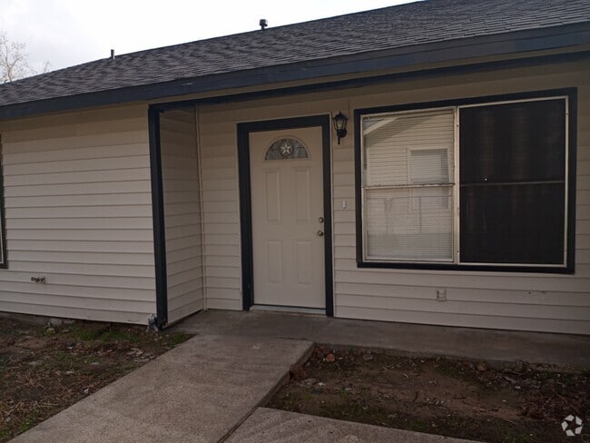 Building Photo - 9814 Thorn St