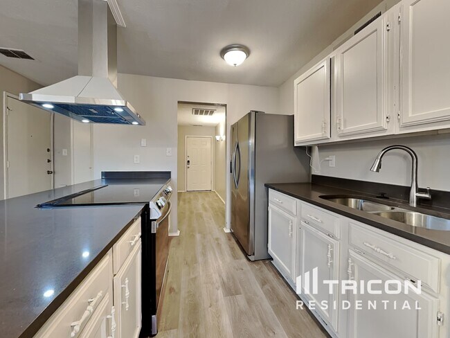 Foto del edificio - 509 Forestwood Dr