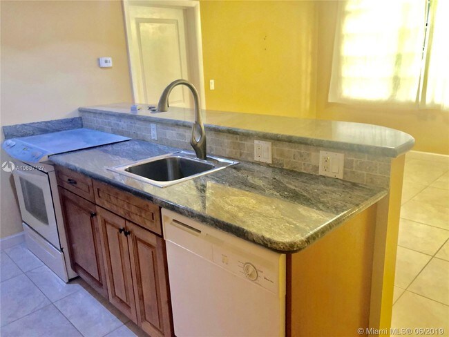 Building Photo - 6478 Miami Lakes Dr