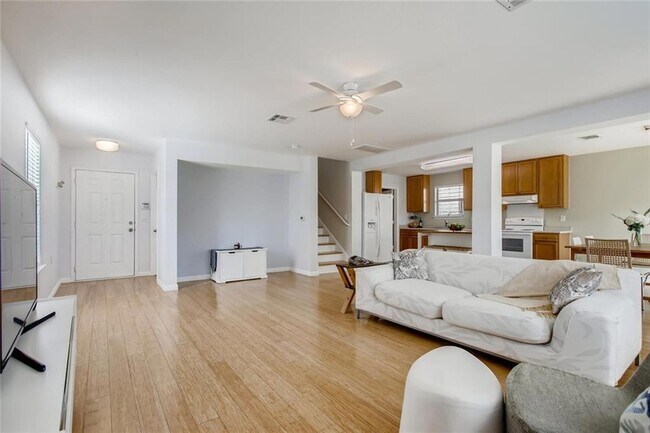 Foto del edificio - 8813 Winter Haven Rd