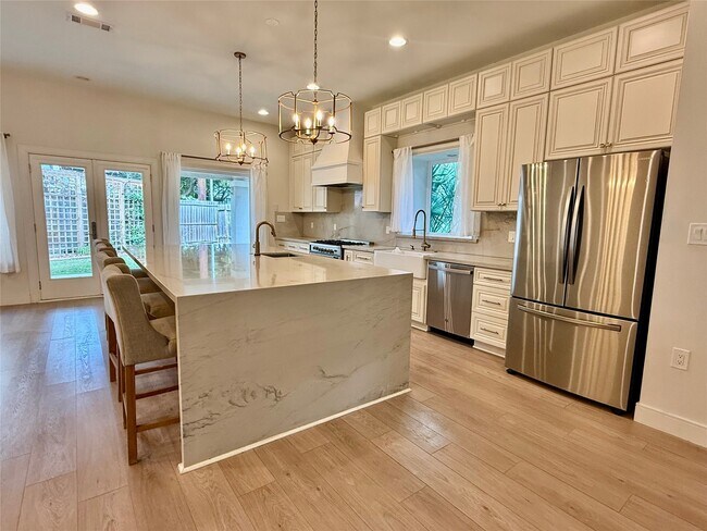 Building Photo - 3834 Linklea Dr