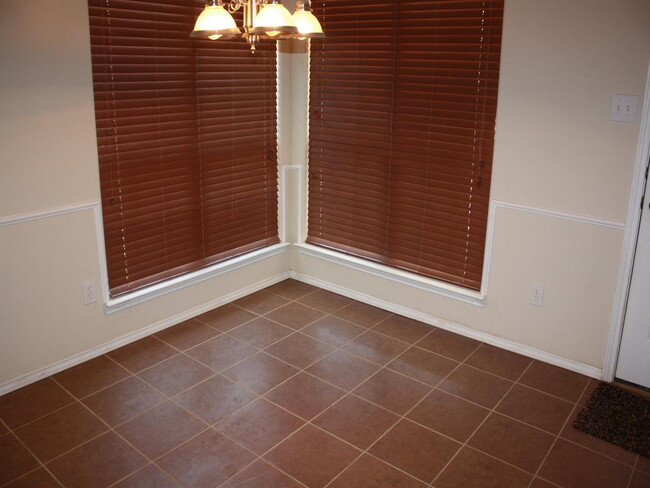 Foto del edificio - House Located Minutes From W. Loop 289 Acc...