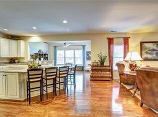 Building Photo - Beautiful 4 bedroom 3.5  bath home in Ashland