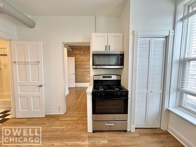 Foto del edificio - 1362 N Bosworth Ave