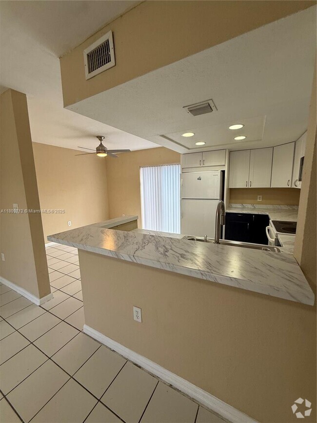 Building Photo - 3208 San Remo Cir