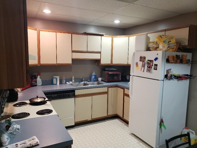 Kitchen - 421 Market St