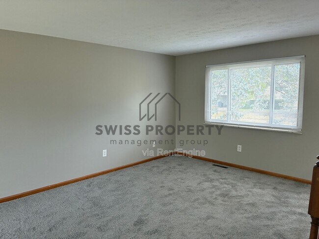 Building Photo - 5071 Albany Dr