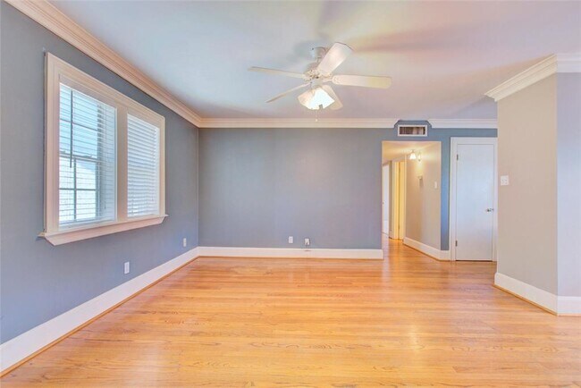 Building Photo - 1603 Heights Blvd