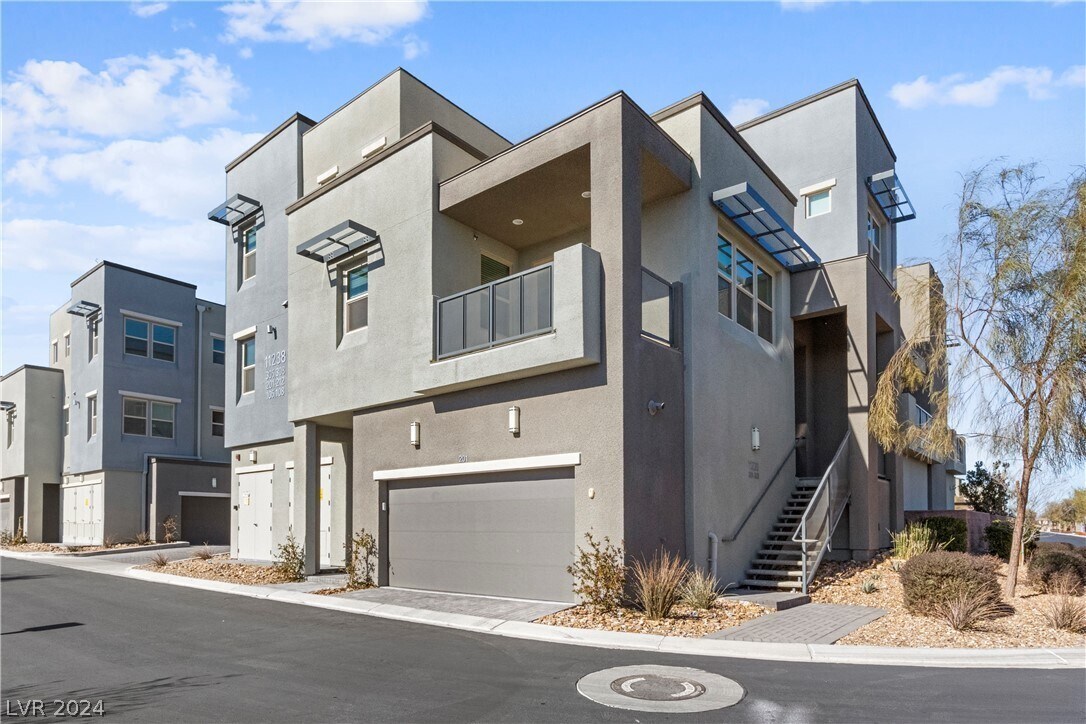 Foto principal - 11238 Essence Point Ave