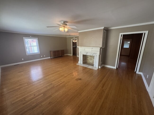 Building Photo - 1415 N Tennessee Blvd