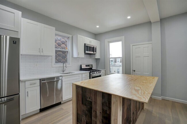 Foto del edificio - 317 4th St