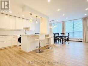 Building Photo - 15 Towering Heights Blvd