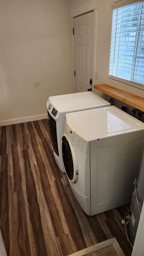 Foto del edificio - CUTE CHARMING 2 BED 1 BATH HOUSE