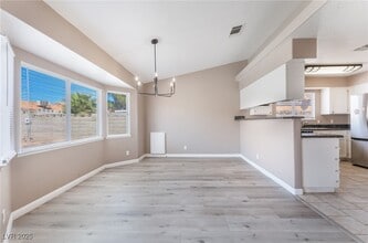 Building Photo - 5033 Drummond Rd Building Photo - 5033 Drummond Rd