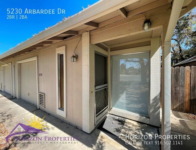 Building Photo - Open 2 Bed 2 Bath 1,030 Sq. Ft. Fair Oaks ...