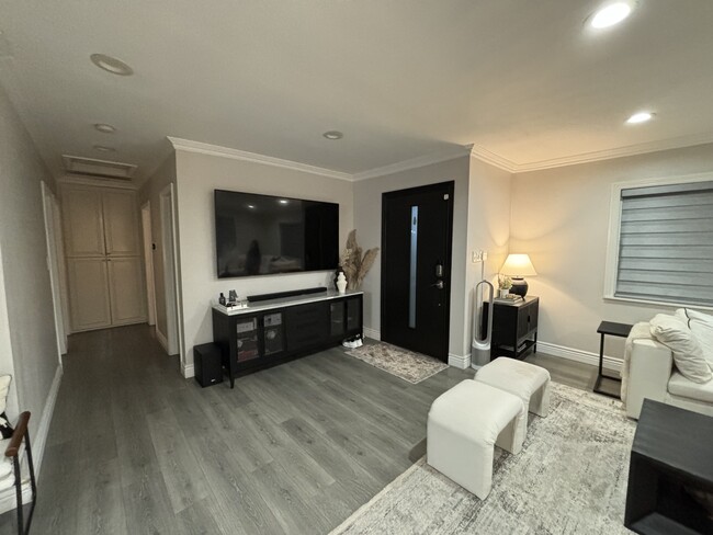 Foto del edificio - 14814 Hartland St