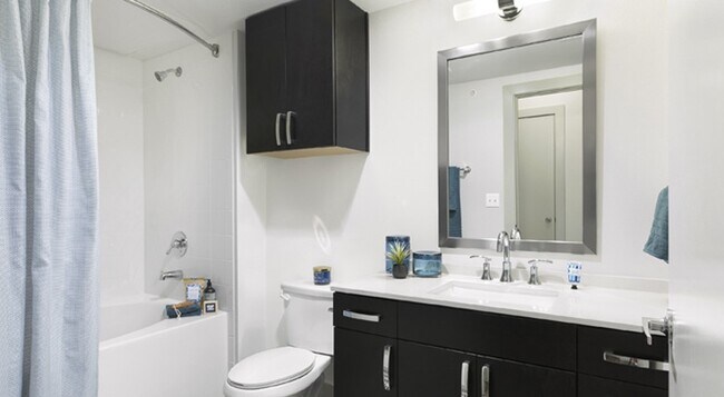 Foto del edificio - Spacious 1-Bedroom Homes: Your Urban Oasis...