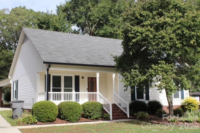 Foto del edificio - 2212 Crosswinds Ct