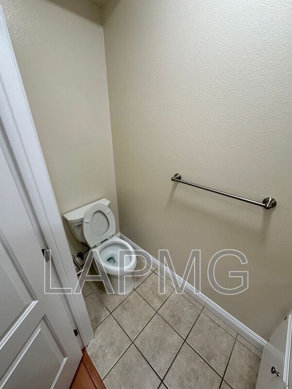 Building Photo - 12217 Moorpark St