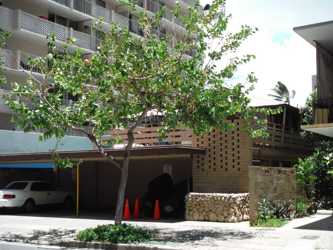 Primary Photo - 2208 Aloha Dr