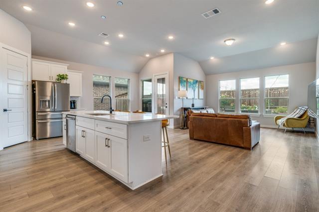 Foto del edificio - 4000 Starlight Creek Dr