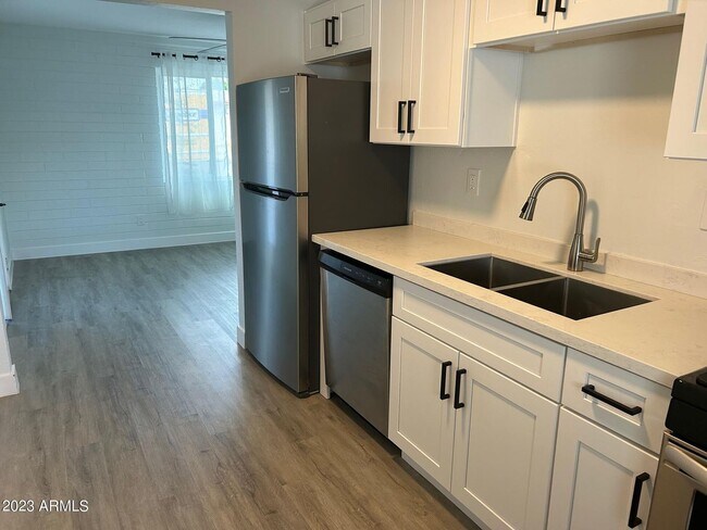 Foto del edificio - 4705 E Hubbell St