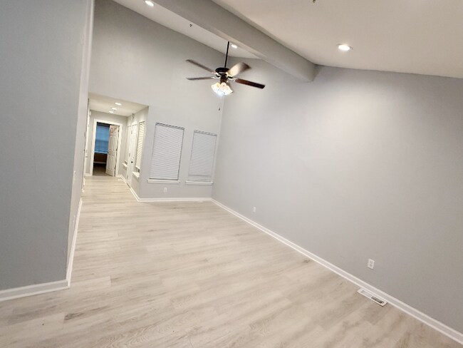 Foto del edificio - 843 NW 111th St