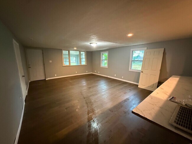 Foto del edificio - 2 bedrooms house completely remodeled
