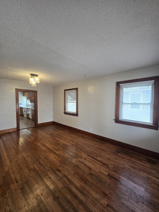 Foto del edificio - 526 N Martinson Ave