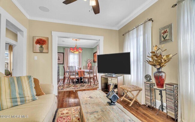 Foto del edificio - 1102 Fifth Ave