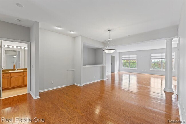 Foto del edificio - 3091 Camden Dr