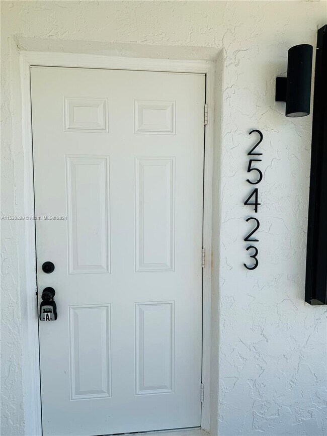 Building Photo - 25423 SW 108th Ave