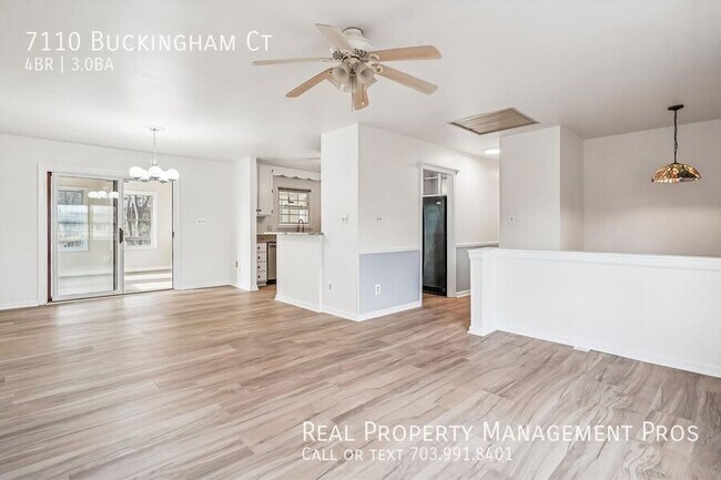 Foto del edificio - 7110 Buckingham Ct