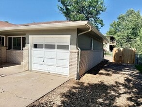 Building Photo - 2428 Clearview Ave