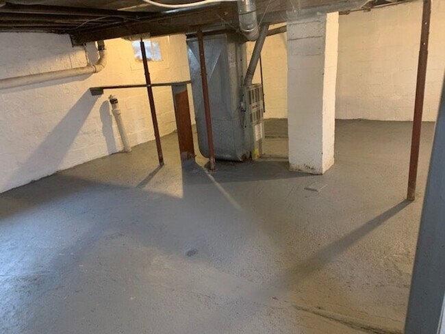 Building Photo - 3 Bedroom 1 Bath Home
