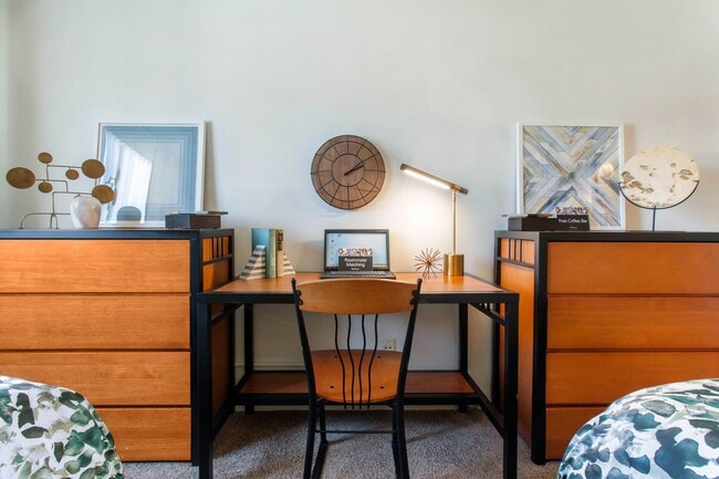 Building Photo - Campus Crossings on 8th Street