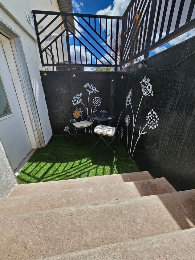 Foto principal - *utilities included* 3 bed 3 bath apartmen...