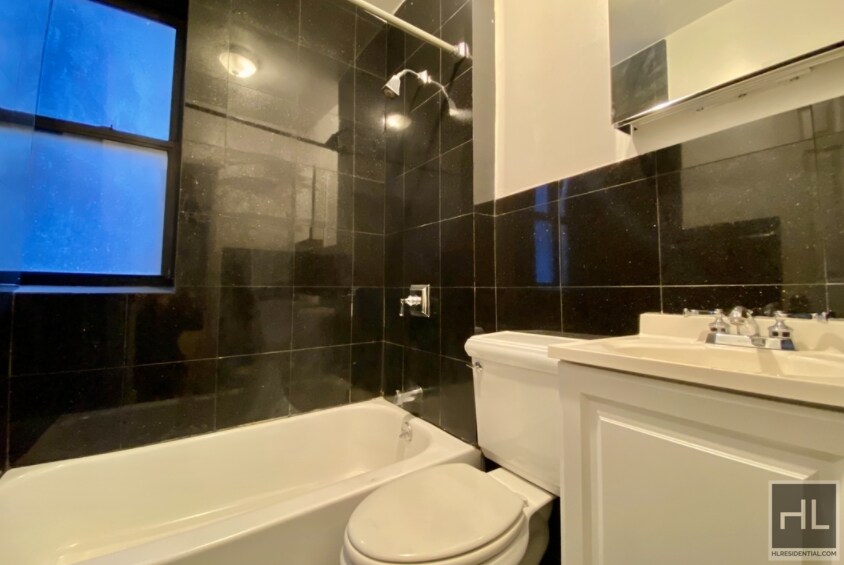 Foto del edificio - 229-231 East 12th Street