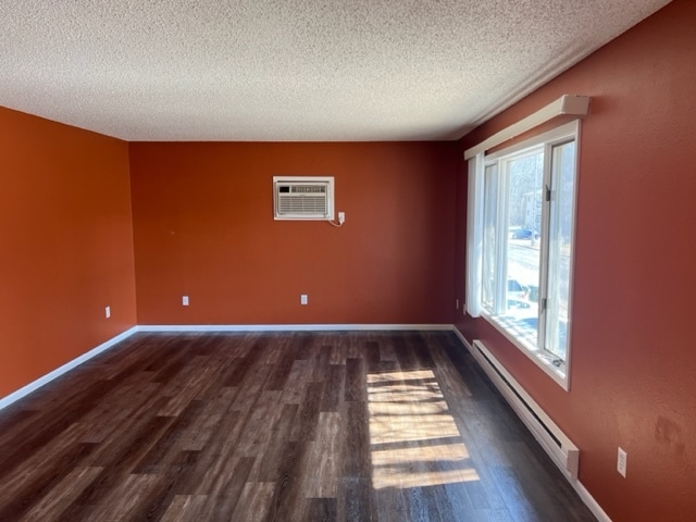 Living Rm - 3650 W 8th St