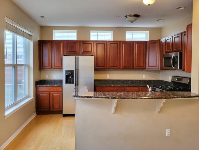Kitchen - 3111 Asher Rd