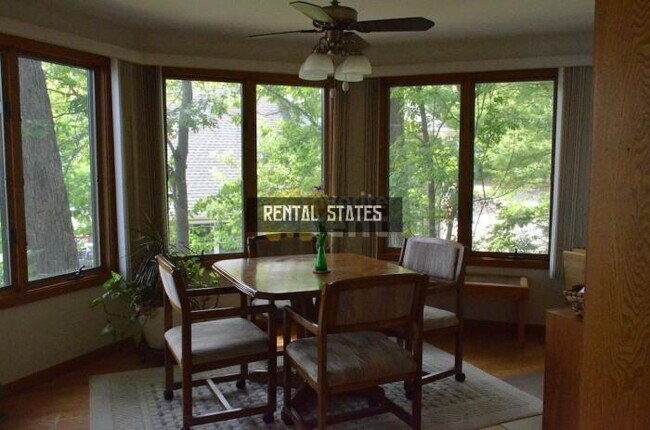Building Photo - 3 bedroom in Brooklyn MI 49230