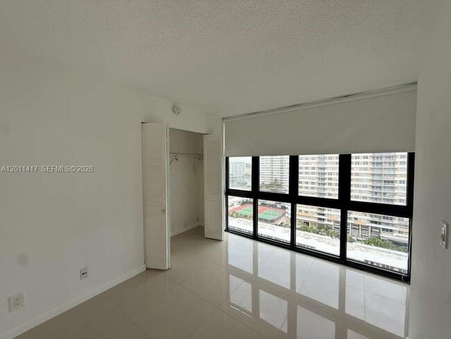 Building Photo - 2049 S Ocean Dr