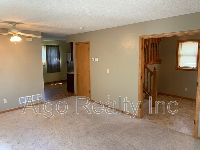 Foto del edificio - 2827 N Aldrich Ave