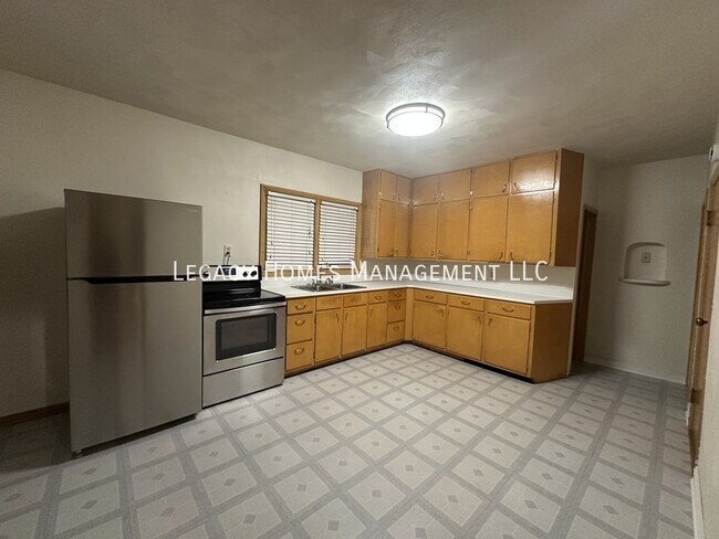 Foto del edificio - 912 E Lincoln Ave