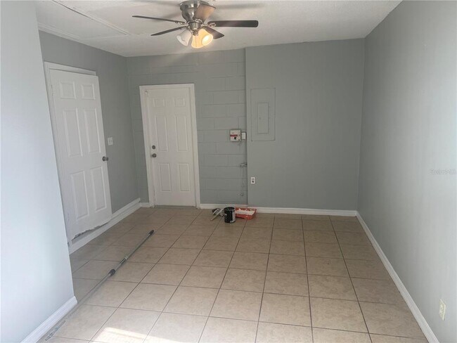 Foto del edificio - 444 Ball Ct