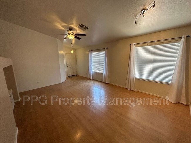 Foto del edificio - 16664 W Statler St